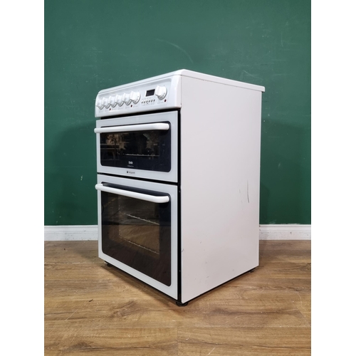 34 - A Hotpoint electric Oven 3ft H x 2ft W (R6)