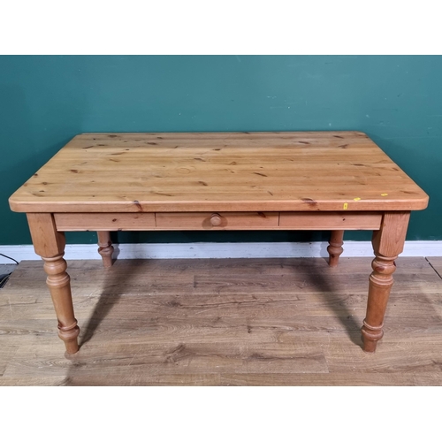 516 - A modern pine Farmhouse Table on turned supports 5ft L x 2ft 7in H (R6)