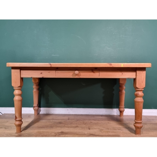 516 - A modern pine Farmhouse Table on turned supports 5ft L x 2ft 7in H (R6)