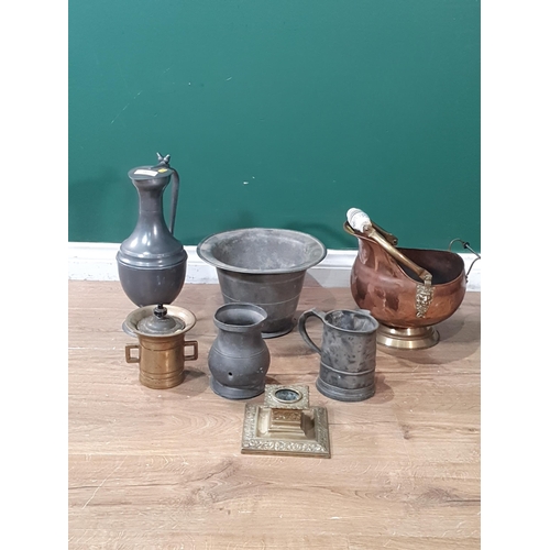 582 - A large pewter Ewer and Cover 15in H, a pewter Jardiniere, a pewter Mug, a Copper Coal Bucket, a bra... 