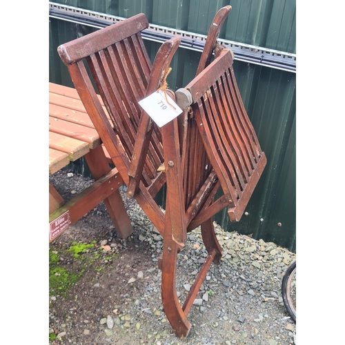 710 - A Garden Folding Steamer Chair