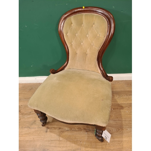 722 - A Victorian mahogany spoon back Nursing Chair (R10)