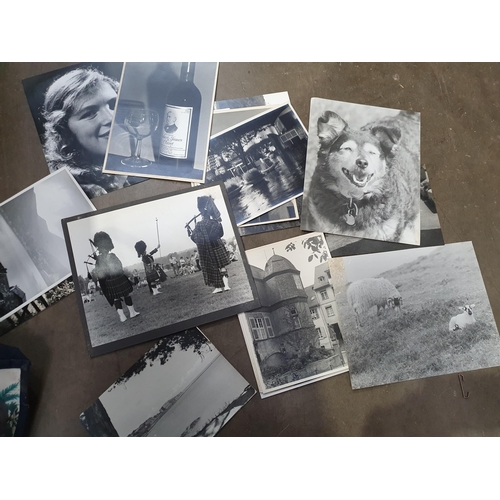 734 - A bag of Photographs (R9)