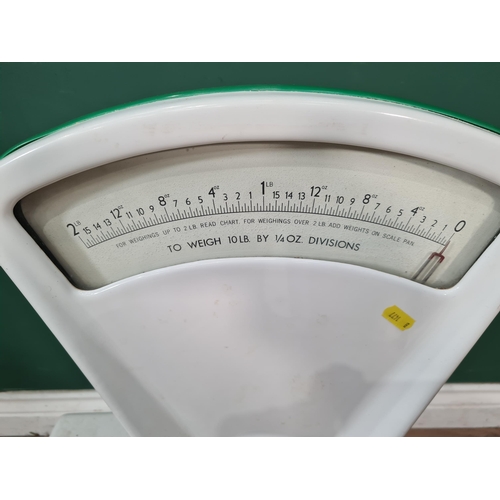 749 - A Weighmaster Set of Balance Scales and weights (R9)