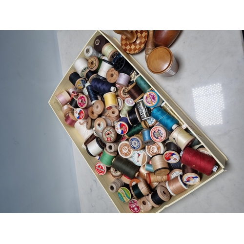 810 - A box of assorted Cotton Reels and a collection of Treen/Mauchlin  Needle Cases. (R8).