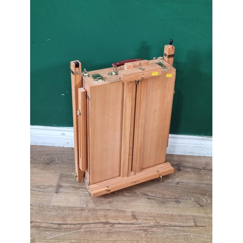 826 - An Artist's Travelling Easel (R8)