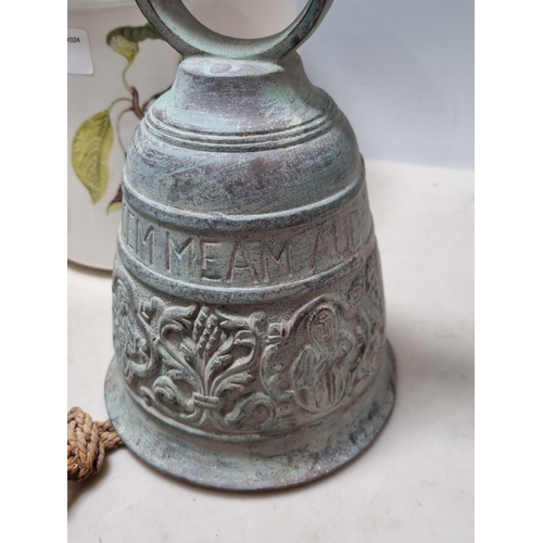 846 - Two Bells and a Portmerion Planter (R10)