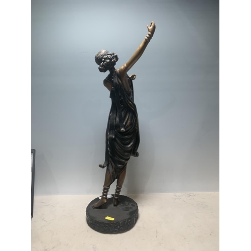 88 - A bronze effect spelter Figure of an Art Deco female Figure in a dancing pose, 22in H (R6)