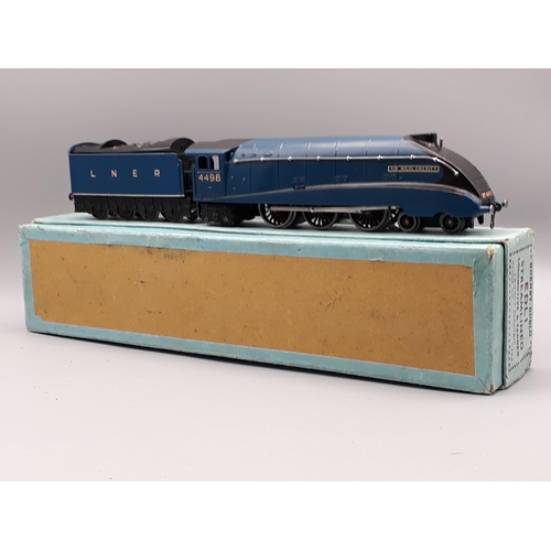 1008 - A boxed Hornby Dublo pre-war EDL1 'Sir Nigel Gresley' Locomotive, superb example, M, no fatigue to l... 