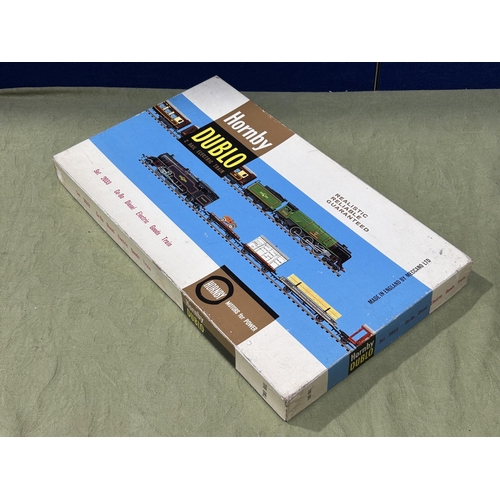 1014 - A boxed Hornby Dublo 2033 Co-Bo diesel Goods Set, contents M, have been lightly run, this is the ver... 