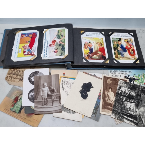 47 - A Collection of assorted Postcards including, Souvenir du 