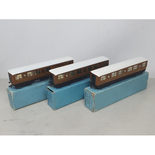 1005 - Three boxed Hornby Dublo LNER Coaches including 2x 1/3rd and 1x Brake/3rd, M, boxes Ex-Nr perfect fr... 