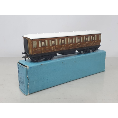 1006 - A boxed Hornby Dublo LNER all 3rd Coach, M, box 7/48 superb with small pencil price to one face