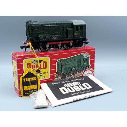 1015 - A boxed Hornby Dublo 2231 Diesel Shunter, unused in mint condition, complete with all packing pieces... 