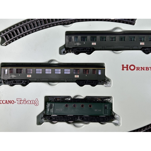 1027 - A boxed Hornby Acho 6134 Train de Voyageurs, superb throughout, shows no signs of use, hard to find ... 