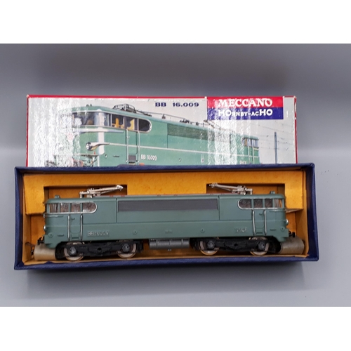 1029 - A boxed Hornby Acho 6380 BB.16.009 Locomotive, M, with coupling protectors, box superb; and three Co... 