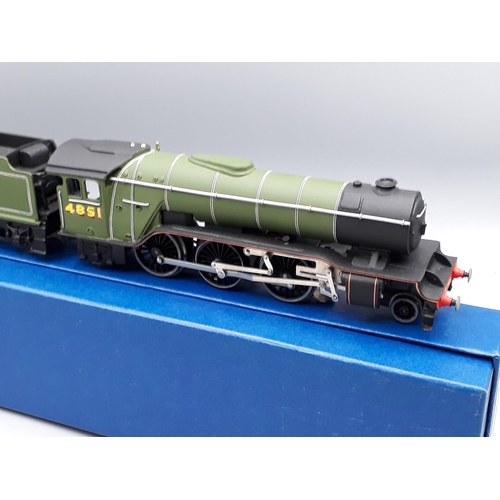 1033 - A boxed Classic Collections Limited Edition C54 V2 Locomotive in LNER green livery, M, box superb wi... 