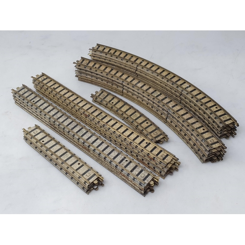 1047 - 31x pieces of unboxed pre-war Hornby Dublo clockwork Track, including 14x curves, 10 straights, 3 1/... 