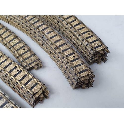 1047 - 31x pieces of unboxed pre-war Hornby Dublo clockwork Track, including 14x curves, 10 straights, 3 1/... 