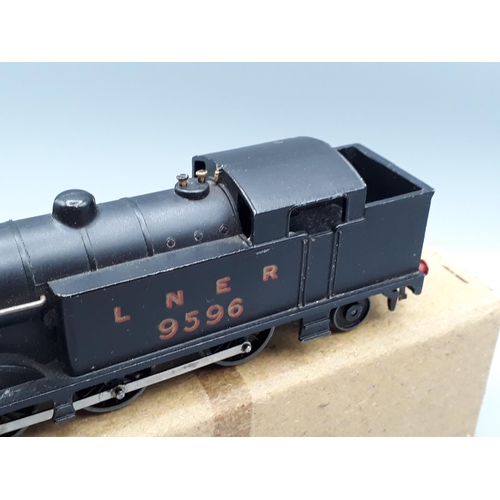 1059 - A Hornby Dublo factory repair LNER 0-6-2T, Nr M, slight marks by smoke box and screw, numbers and le... 