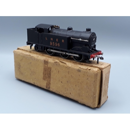 1059 - A Hornby Dublo factory repair LNER 0-6-2T, Nr M, slight marks by smoke box and screw, numbers and le... 