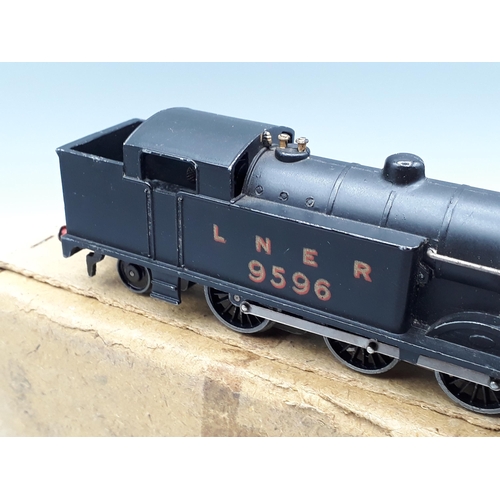 1059 - A Hornby Dublo factory repair LNER 0-6-2T, Nr M, slight marks by smoke box and screw, numbers and le... 