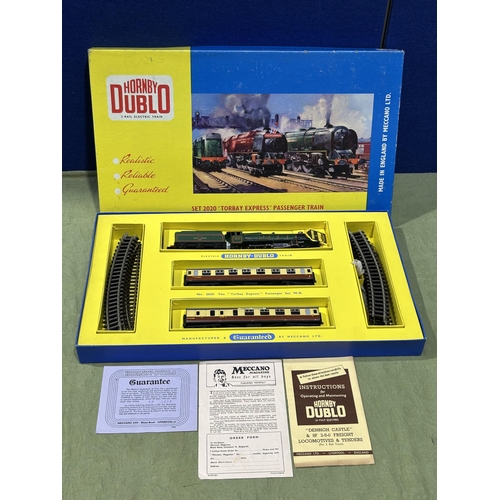 1065 - A boxed Hornby Dublo 2020 Torbay Express Set, M, has been lightly run. Box base in superb condition,... 