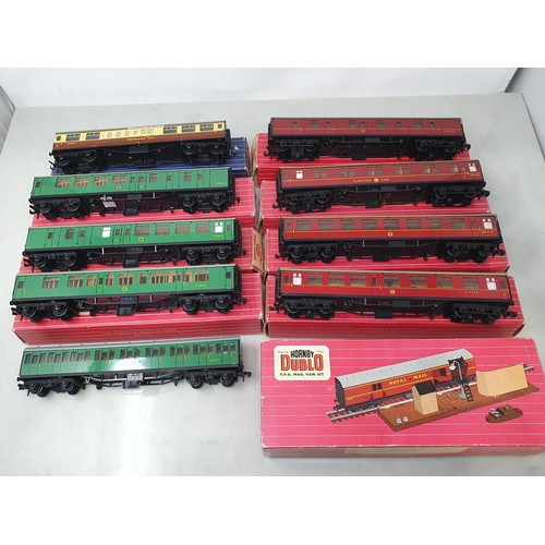 1170 - Nine Hornby Dublo Coaches including SR Corridor, SR Suburban, 3 rail Restaurant Car, 2 rail T.P.O Se... 