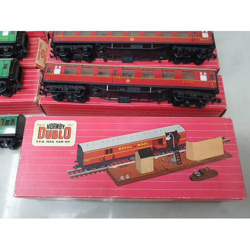 1170 - Nine Hornby Dublo Coaches including SR Corridor, SR Suburban, 3 rail Restaurant Car, 2 rail T.P.O Se... 