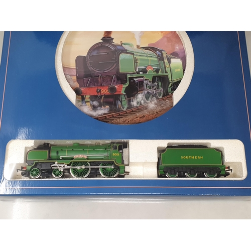 1177 - A boxed Hornby Railways 50th Anniversary Collection 'Tonbridge'. Unused with certificate, box and pl... 