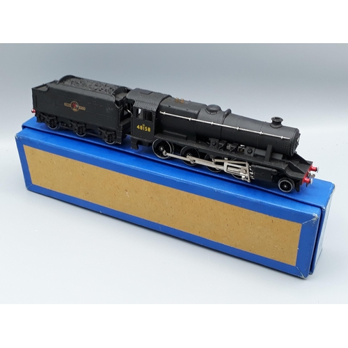 1187 - A boxed Hornby Dublo LT25 8F 2-8-0 Locomotive in scarcer plain blue box. Locomotive Nr M-M, box Ex-N... 