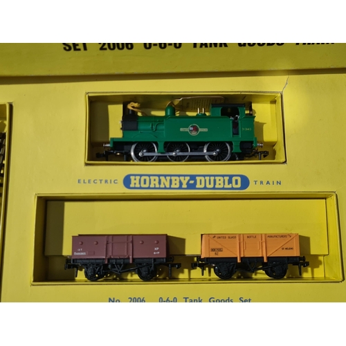 1200 - A boxed Hornby Dublo 2006 Tank Goods Set with plastic couplings, M, appears unused with no signs of ... 