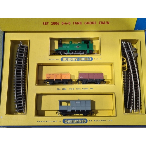 1201 - A boxed Hornby Dublo 2006 Tank Goods Set with metal couplings, M, little sign of use to wheels. Box ... 