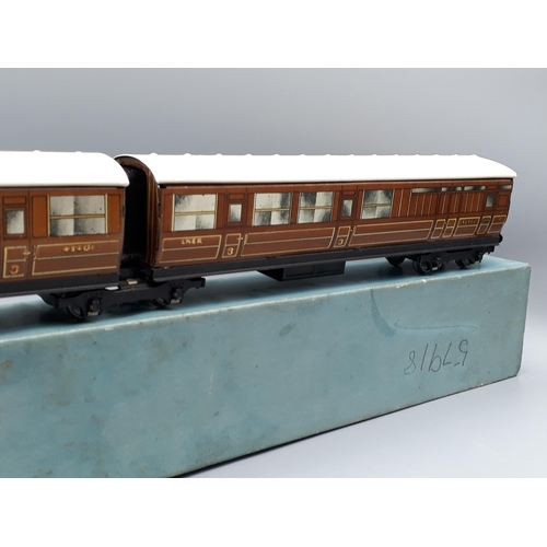 1205 - A boxed Hornby Dublo D2 L.N.E.R. Articulated Coach, Nr M, little sign of use, some crazing to roofs,... 