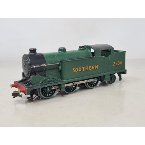 1208 - A boxed Hornby Dublo EDG7 S.R. 0-6-2T Goods Set, Nr M-M, showing little signs of use. Box base Ex wi... 