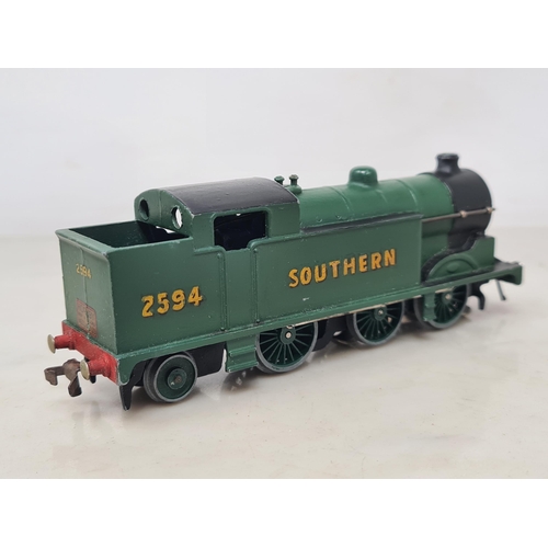 1208 - A boxed Hornby Dublo EDG7 S.R. 0-6-2T Goods Set, Nr M-M, showing little signs of use. Box base Ex wi... 