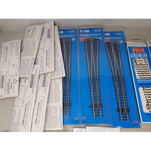 1229 - A quantity of Hornby and Peco 00 gauge Points, many boxed and unused