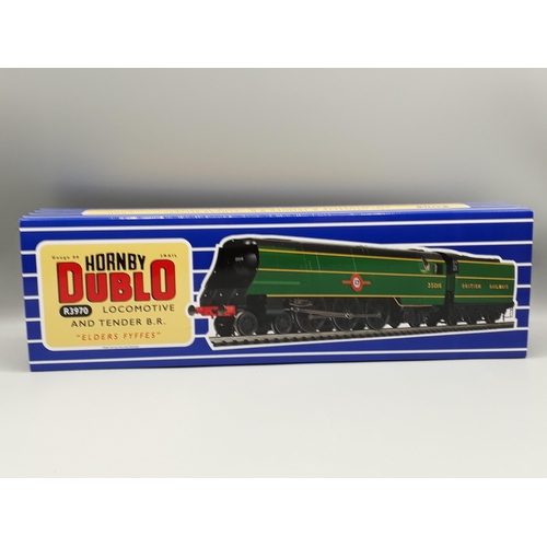 1230 - A boxed Hornby Dublo 'Never Was' R3970 'Elders Fyffes' Merchant Navy Class Locomotive in S.R. green ... 