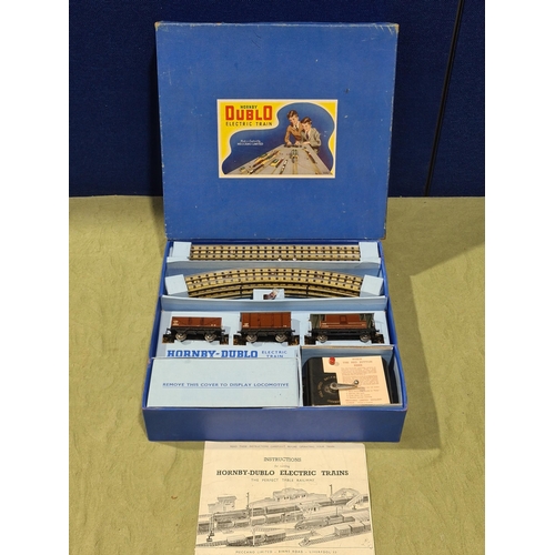 1239 - A boxed Hornby Dublo EDG7 LMS Tank Goods Set, contents Nr M-M, box Ex plus-M