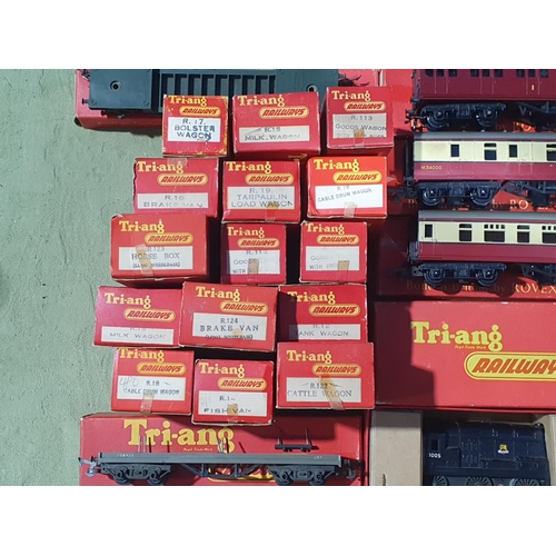 1273 - A boxed Triang R152 0-6-0 diesel Shunter, an 0-6-0T in 3F box, and a quantity of boxed Rolling Stock... 