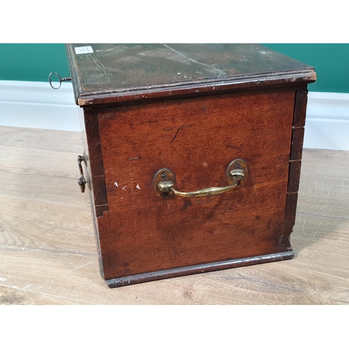 16 - An antique oak Box fitted single drawer to base 1ft 5in W x 9in H (R2)