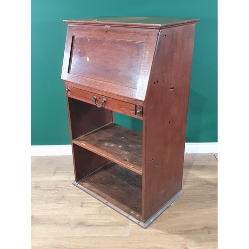 555 - An oak Student's Bureau with shelves below 3ft 11in H x 2ft 4in W (R9)