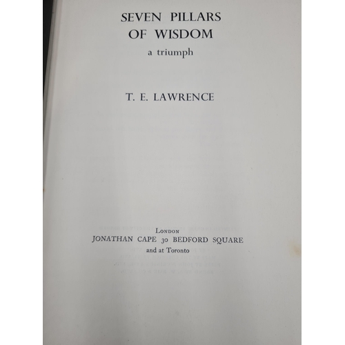 51 - T.E LAWRENCE: Seven Pillars of Wisdom, 1935, with maps and plates. Name plate inside front cover