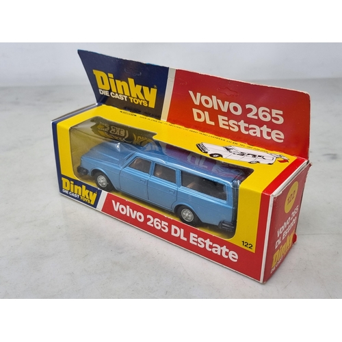 1461 - A boxed Dinky Toys No.122 Volvo 265 DL Estate, Nr M, box Nr M