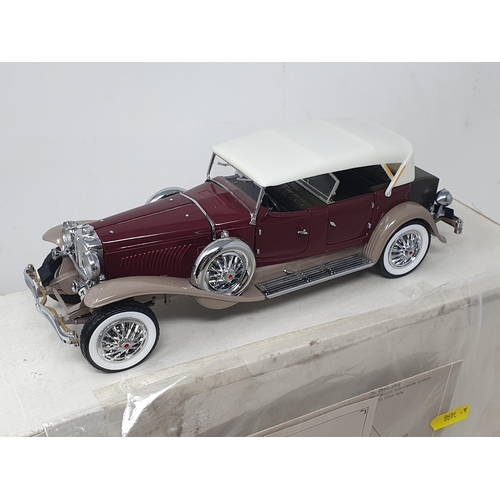 1654 - A boxed Franklin Mint 1930 Duesdenberg Derham Tourster