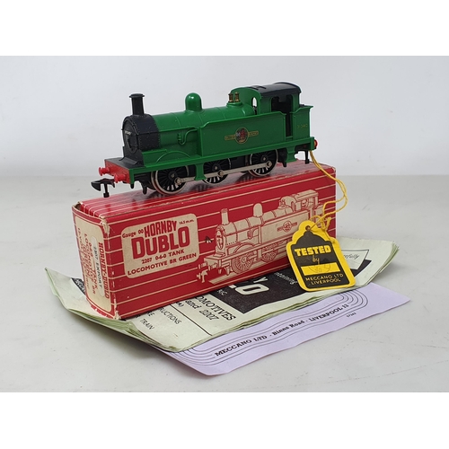 1001 - A boxed Hornby Dublo Export No.2307 green 0-6-0T Locomotive, rarer version with plastic buffers and ... 