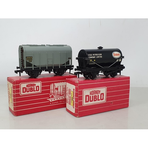 1002 - A boxed Hornby Dublo Export 4825 Grain Wagon and 4880 'Esso' Tanker, both M, showing no signs of use... 