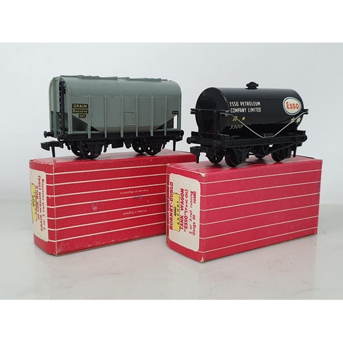 1002 - A boxed Hornby Dublo Export 4825 Grain Wagon and 4880 'Esso' Tanker, both M, showing no signs of use... 