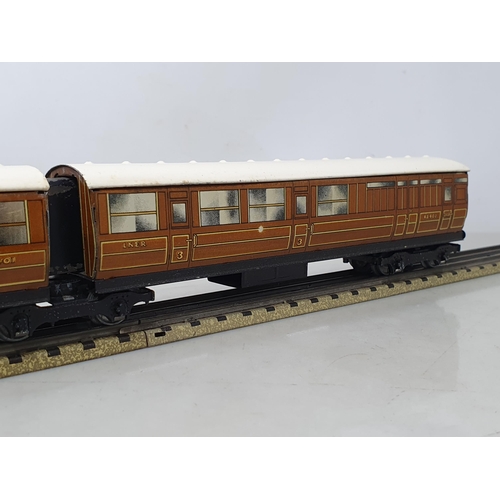 1006 - A boxed pre-war Hornby Dublo D2 Articulated Set, Nr M, minor marks to windows, roof in superb condit... 