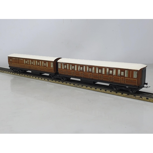 1006 - A boxed pre-war Hornby Dublo D2 Articulated Set, Nr M, minor marks to windows, roof in superb condit... 